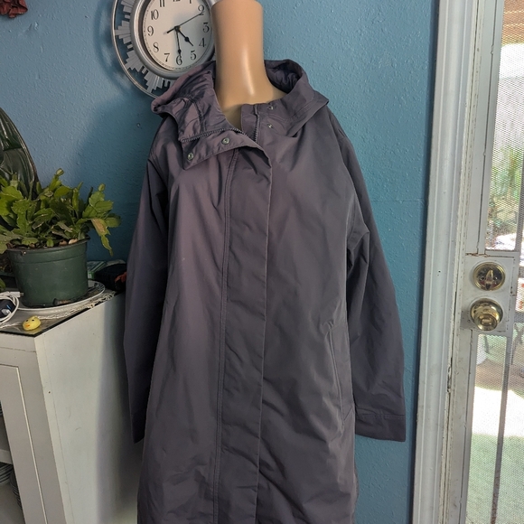 Atleta Women's Gray Jacket - Picture 3 of 6